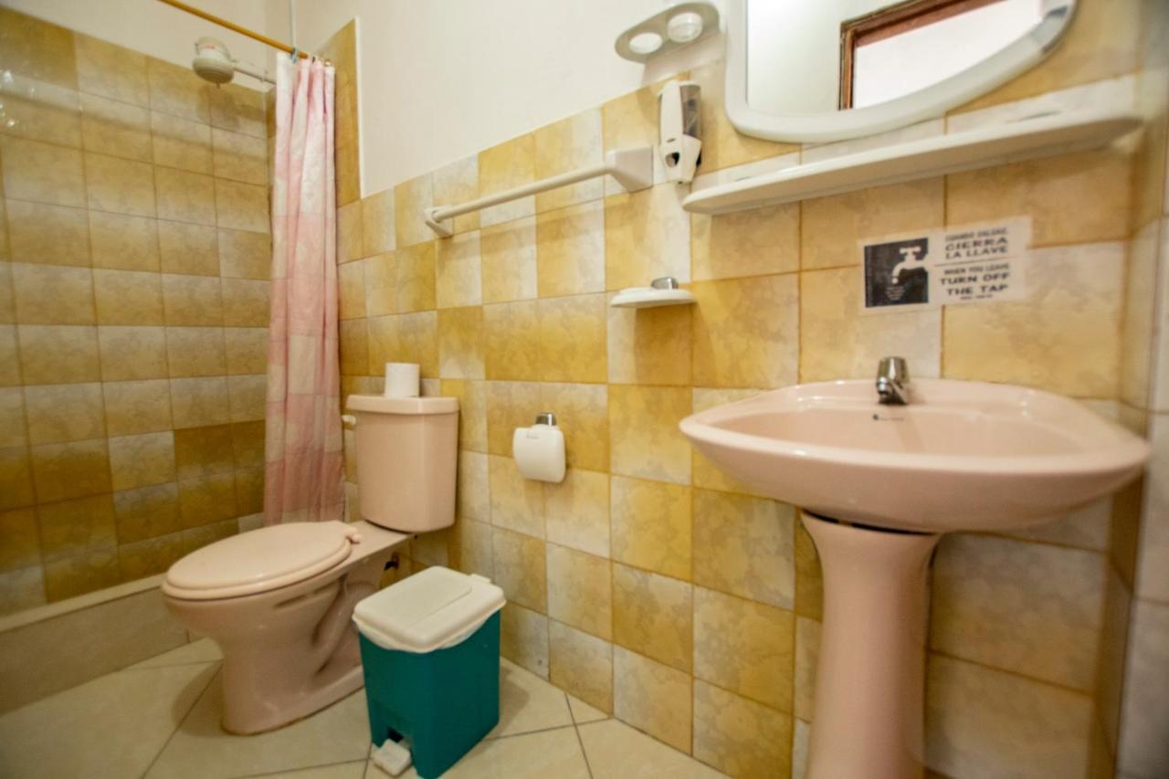 Hostal San Francisco San Cristóbal المظهر الخارجي الصورة